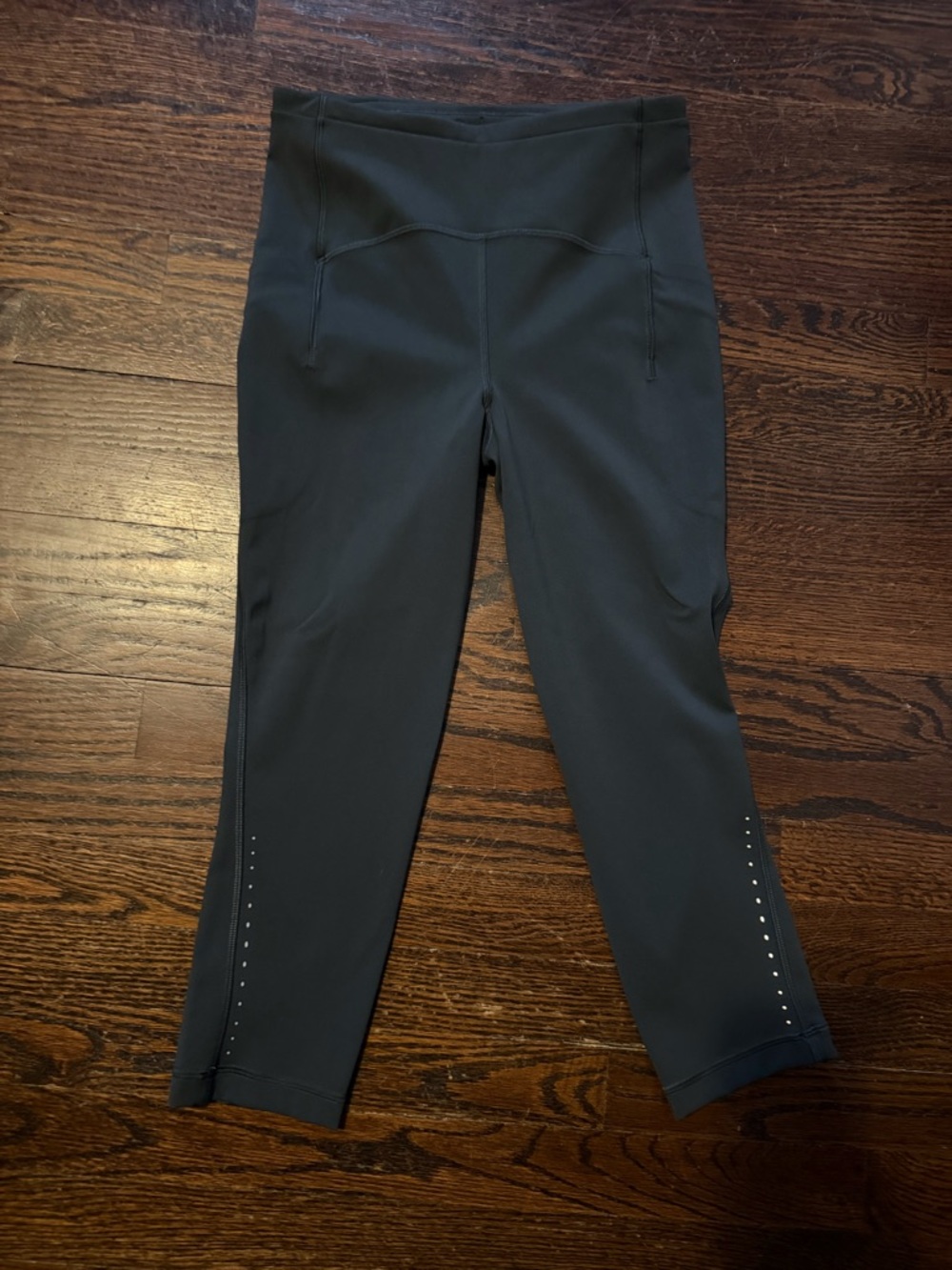 lululemon athletica high rise gray crop leggings with pockets Size 6. Like new!
